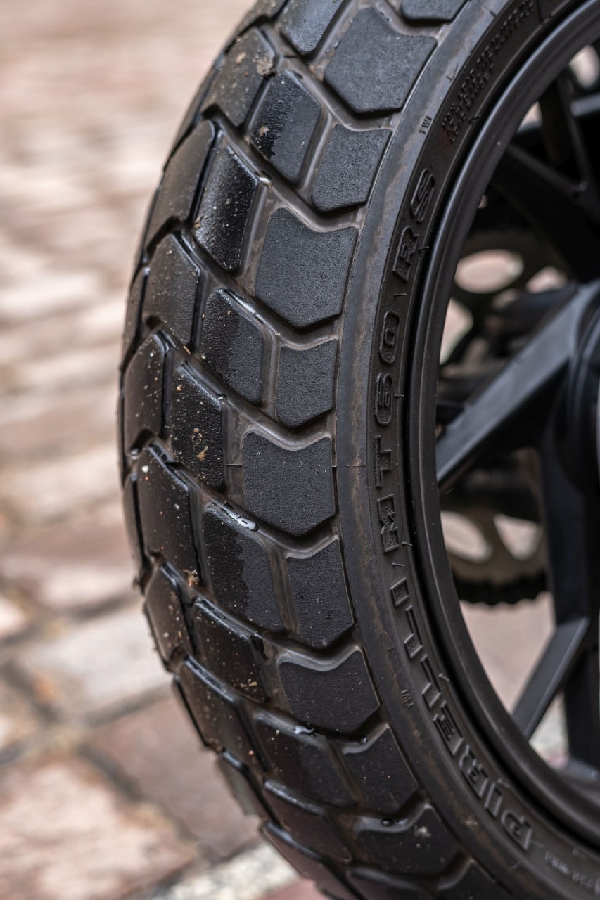 Benelli Leoncino 800 VS CFMOTO 700CL-X Heritage: prova a prendermi!